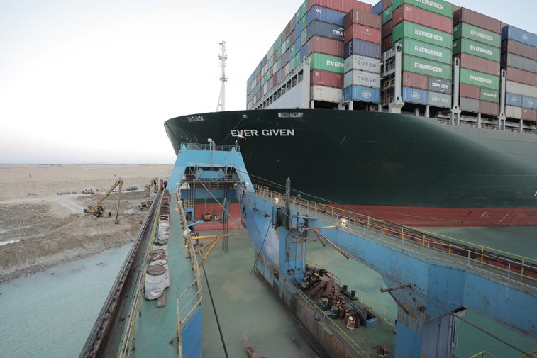 Imaginea articolului Egiptul a confiscat nava care a blocat canalul Suez