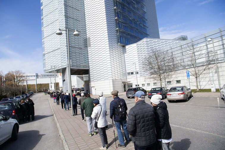 Imaginea articolului Elveţia deschide noi centre de vaccinare în masă în Geneva şi Lausanne