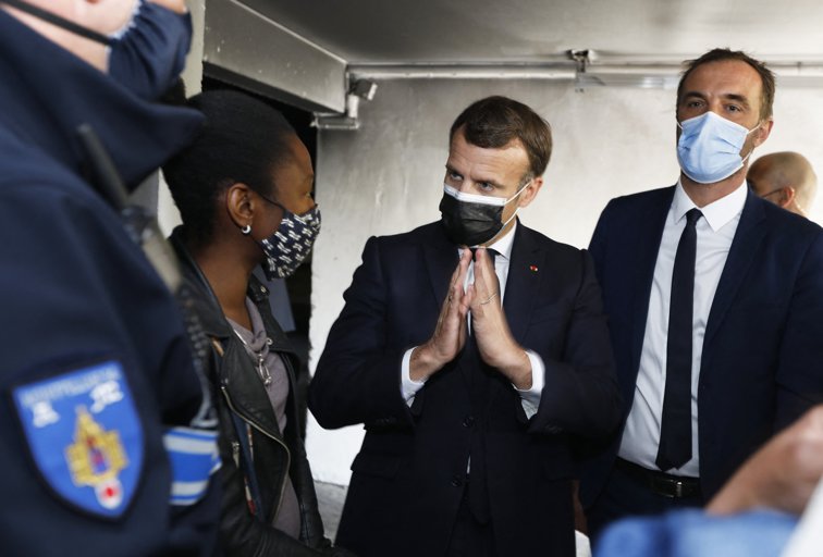 Imaginea articolului Francezii îi cer demisia lui Emmanuel Macron