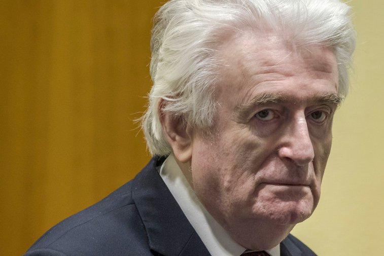 Imaginea articolului Radovan Karadzic va fi transferat în Marea Britanie pentru a-şi ispăşi condamnarea pe viaţă pentru genocidul de la Srebeniţa
