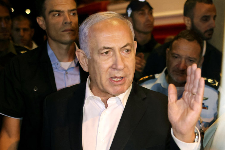 Imaginea articolului Premierul Benjamin Netanyahu, criticat de presa din Israel: „Arată ca un şofer adormit la volan”