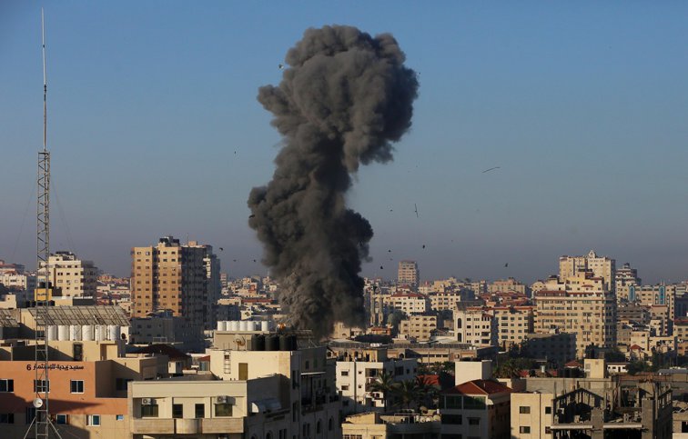Imaginea articolului Israelul a lansat noi atacuri în Gaza, în a şasea zi de conflict. Numărul morţilor creşte. 32 de copii au fost ucişi până acum