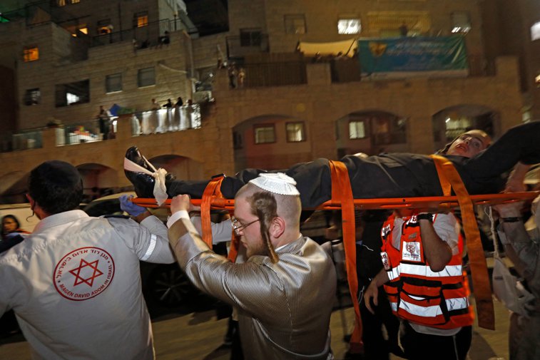 Imaginea articolului Doi morţi şi zeci de răniţi în Israel, într-o sinagogă de lângă Ierusalim. O tribună s-a prăbuşit sub greutatea credincioşilor 