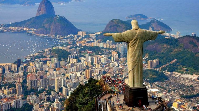 Imaginea articolului Brazilia promovează vaccinarea folosind statuia Mântuitorului din Rio de Janeiro