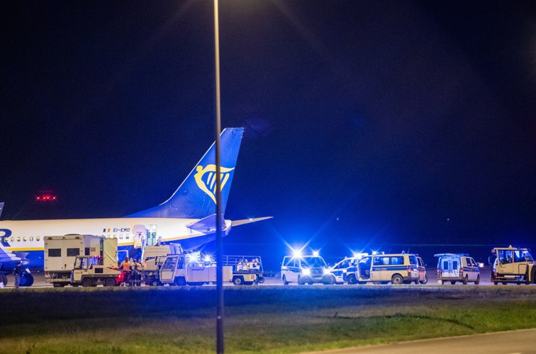Imaginea articolului O aeronavă  Ryanair a fost forţată să aterizeze la Berlin. Presa germană vorbeşte despre o ameninţare cu bombă
