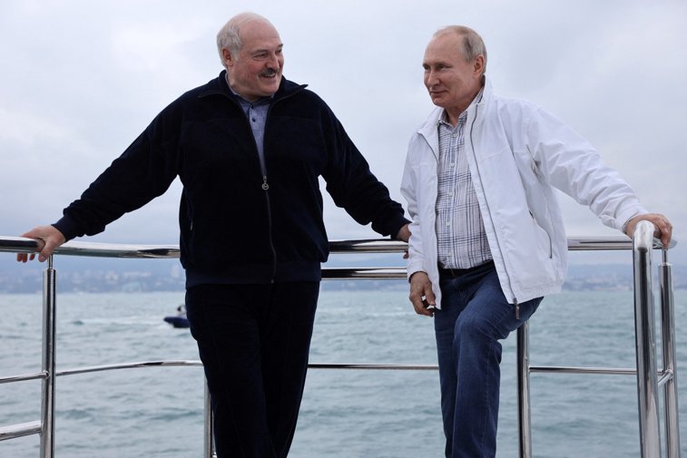 Imaginea articolului Putin, ajutor pentru Lukaşenko. Ce sumă a trimis Belarusului pentru a trece peste sancţinulie impuse de UE 