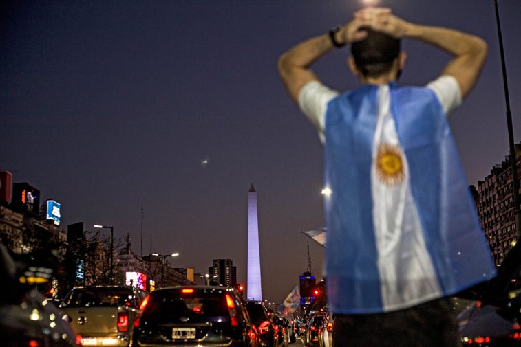 Imaginea articolului Argentinienii au ieşit în stradă, ca să-şi salveze afacerile lovite de pandemie