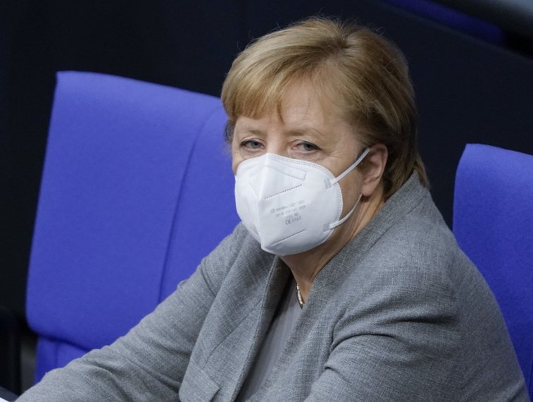Imaginea articolului Merkel amestecă vaccinurile. Cancelarul german a făcut rapelul cu alt vacccin, după prima doză cu AstraZeneca