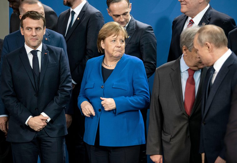 Imaginea articolului Merkel şi Macron propun reluarea discuţiilor între UE şi Vladimir Putin. „Am ajuns la limita politicii sancţiunilor”
