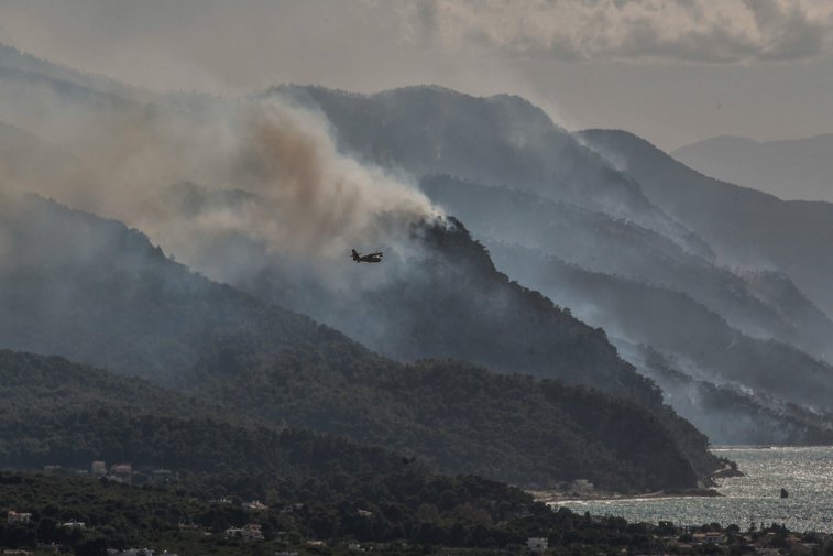 Imaginea articolului Atenţionare de călătorie în Grecia: Pericol ridicat de incendii. Care sunt cele mai expuse zone