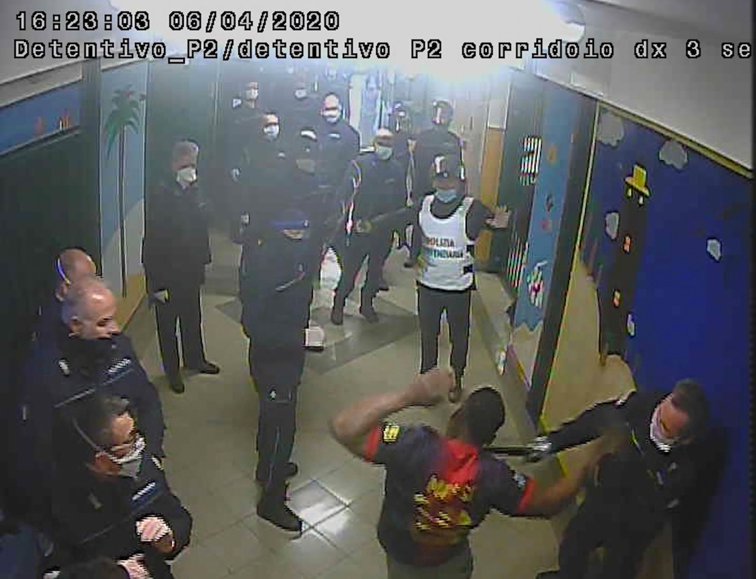Imaginea articolului VIDEO Deţinuţi bătuţi cu bestialitate de gardieni, într-o închisoare din Italia. Cazul încă e în atenţia autorităţilor: peste 50 de ofiţeri au fost arestaţi