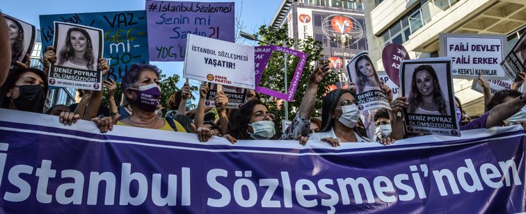 Imaginea articolului Turcia se retrage din convenţia de la Istanbul. Femeile au ieşit în stradă să protesteze