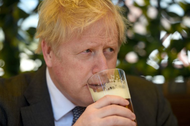 Imaginea articolului Englezii se întorc la viaţa de dinainte de pandemie, le promite premierul Boris Johnson