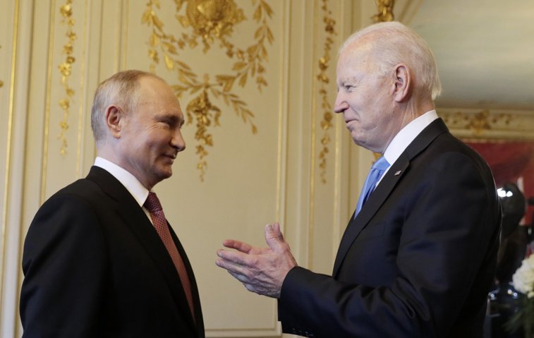 Imaginea articolului La o lună de la întâlnirea de la Geneva, Joe Biden l-a sunat pe Vladimir Putin şi i-a cerut să stopeze atacurile cibernetice venite din Rusia 
