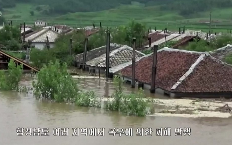 Imaginea articolului VIDEO Inundaţii în Coreea de Nord. Mii de locuinţe au fost avariate. Ţara se baza pe recoltele din acest an