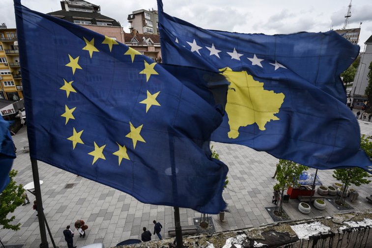 Imaginea articolului Kosovo solicită aderarea la Uniunea Europeană, deşi existenţa sa este doar parţial recunoscută