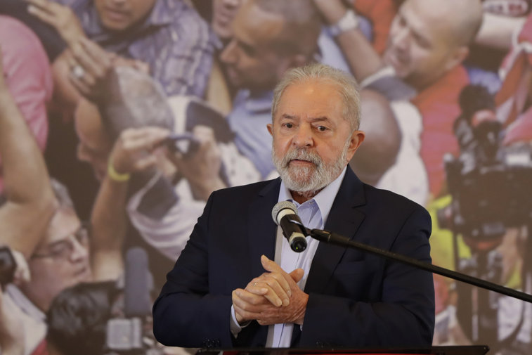 Imaginea articolului Lula şi-a lansat oficial candidatura. Începe cursa prezidenţială în Brazilia pentru a-l da jos de la putere pe Bolsonaro