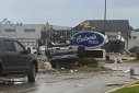 Imaginea articolului Cel puţin un mort şi 40 de răniţi: O tornadă rară loveşte un oraş din Michigan