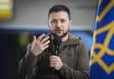 Imaginea articolului Zelenski admite că situaţia în Donbas este "dificilă" şi vrea discuţii cu Putin. Preşedintele Ucrainei denunţă şi lipsa de unitate a ţărilor occidentale