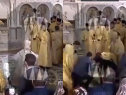 Imaginea articolului VIDEO Incident în Rusia. Patriarhul rus Kiril a căzut în timpul unei procesiuni religioase: "S-a rănit la spate pe marginea amvonului"