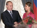 Imaginea articolului Australia îi pedepseşte iubita şi o rudă lui Putin. SUA, atac la banii lui Kerimov