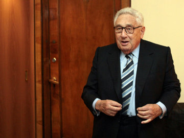 Kissinger: Când Zelenski a comentat, nu citise ce am spus / Fostul secretar de stat spune că există trei posibile rezultate ale războiului dintre Ucraina şi Rusia