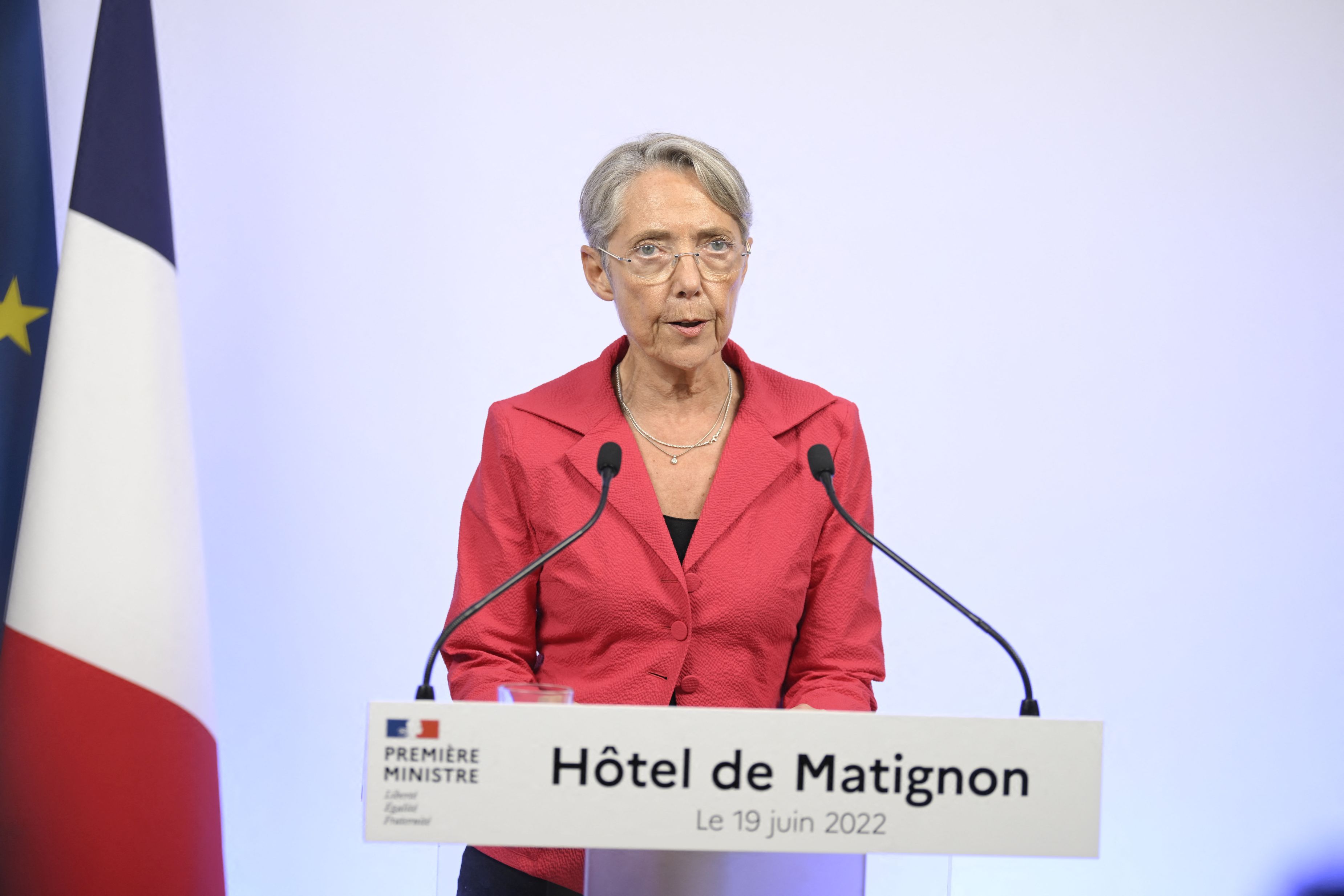 Opoziţia din Franţa a depus moţiune de cenzură împotriva premierului Elisabeth Borne