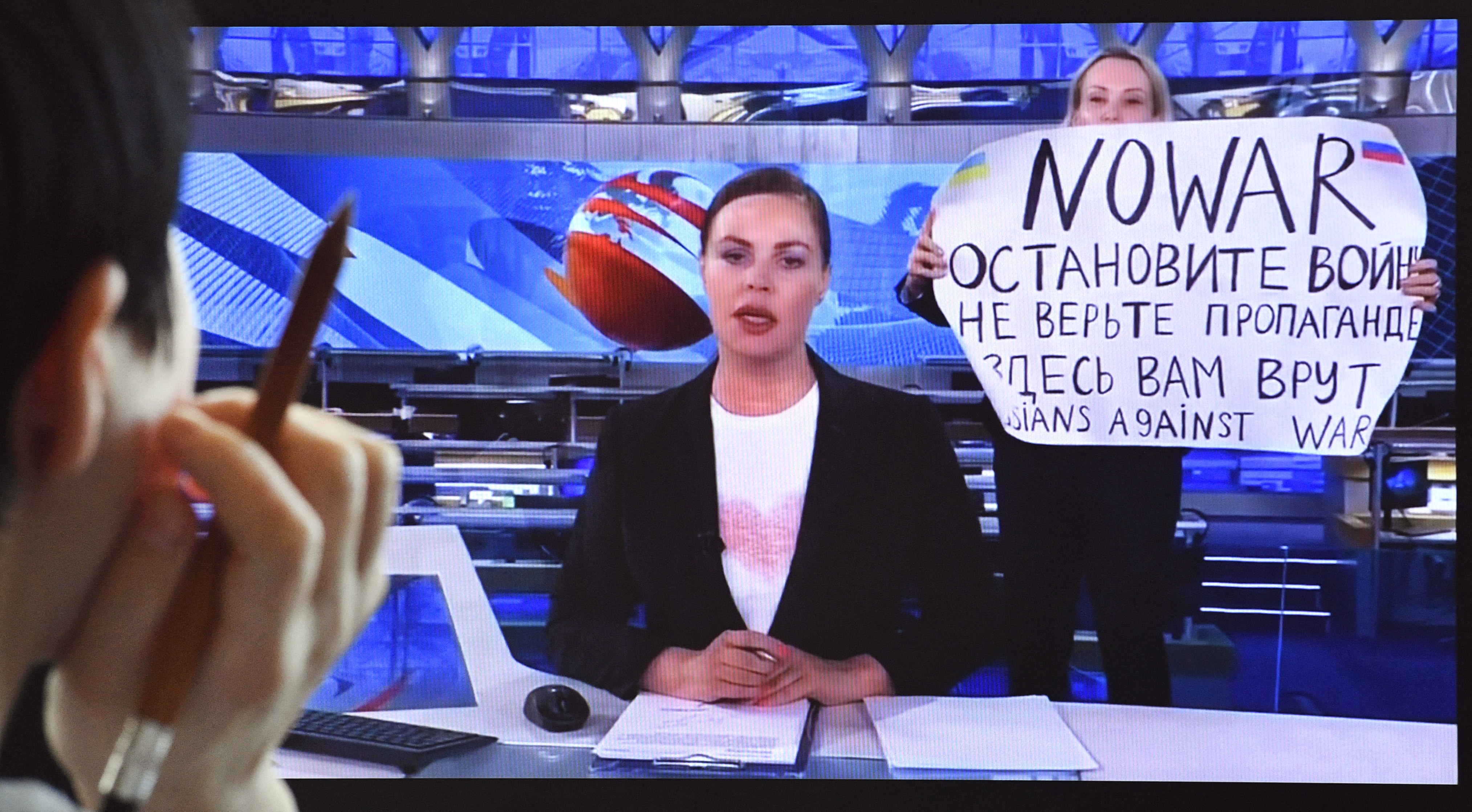 transmission fruits I need Prezentatoarea de ştiri care a protestat împotriva războiului în direct la  televiziunea rusă de stat a fost arestată în Moscova. Motivul pentru care a  fost reţinută de autorităţi