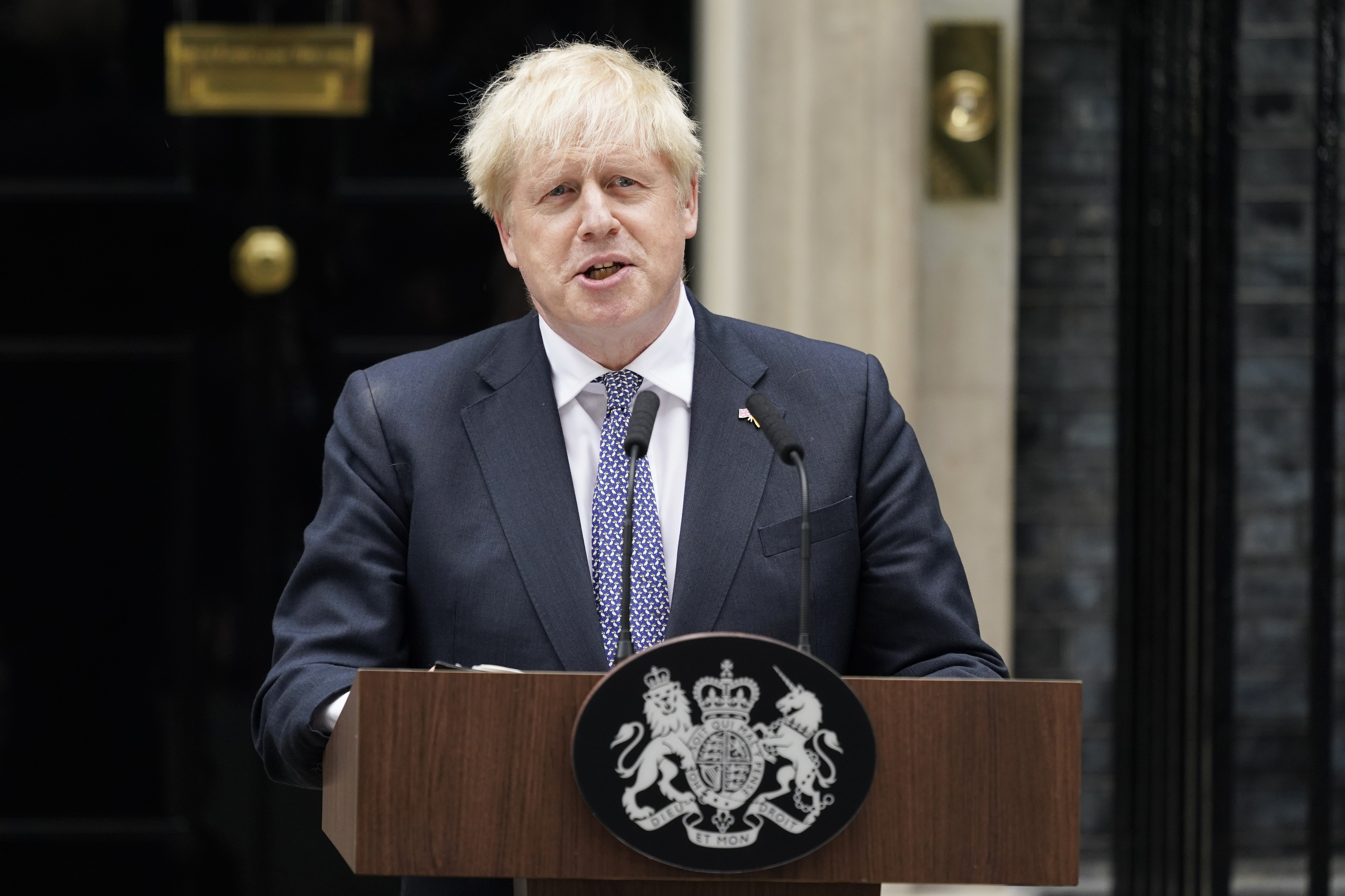 Boris Johnson nu vrea să aprobe măsuri sociale / Opoziţia critică dur atitudinea premierului
