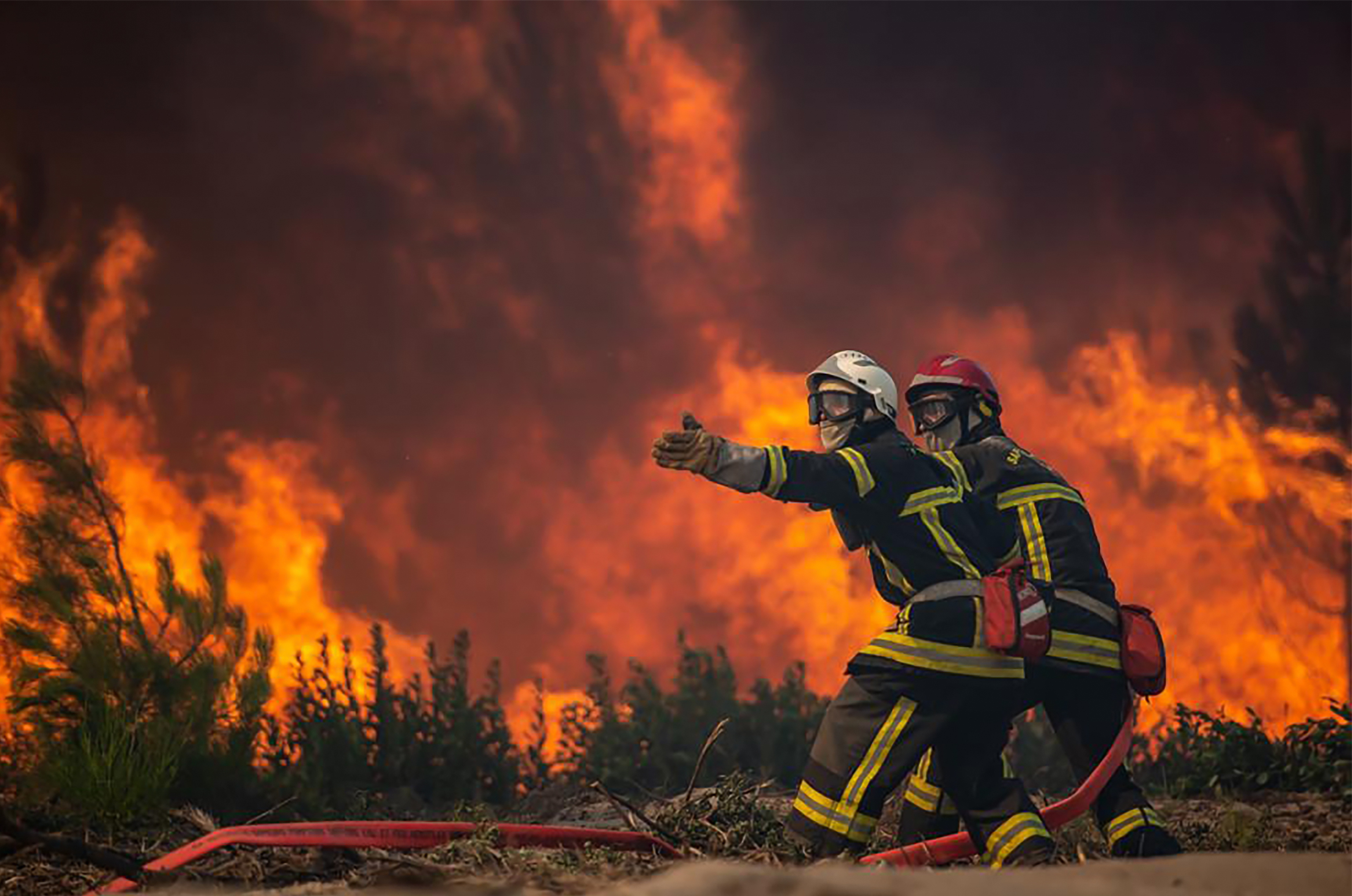 Un incendiu de vegetaţie din Portugalia învăluie în fum zgârie-norii din Madrid
