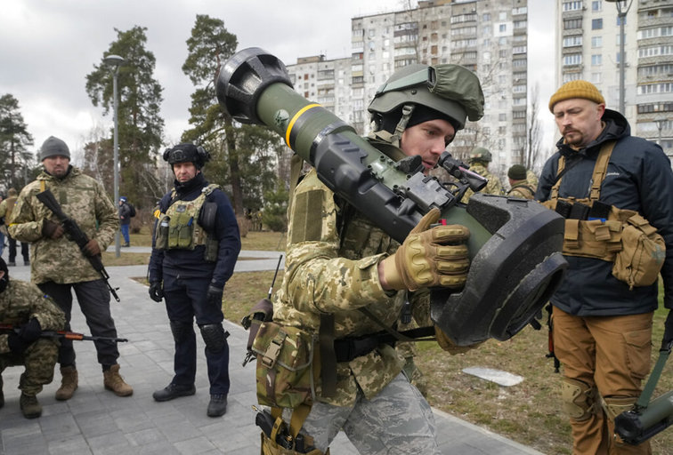 Imaginea articolului UE riscă să rămână fără armament din cauza războiului din Ucraina 