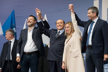 Coaliţia de dreapta din Italia câştigă alegerile: cinci întrebări pentru pieţe
