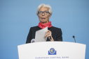 Imaginea articolului Lagarde îndeamnă statele UE să adopte doar măsuri de asistenţă "temporare", în contextul inflaţiei