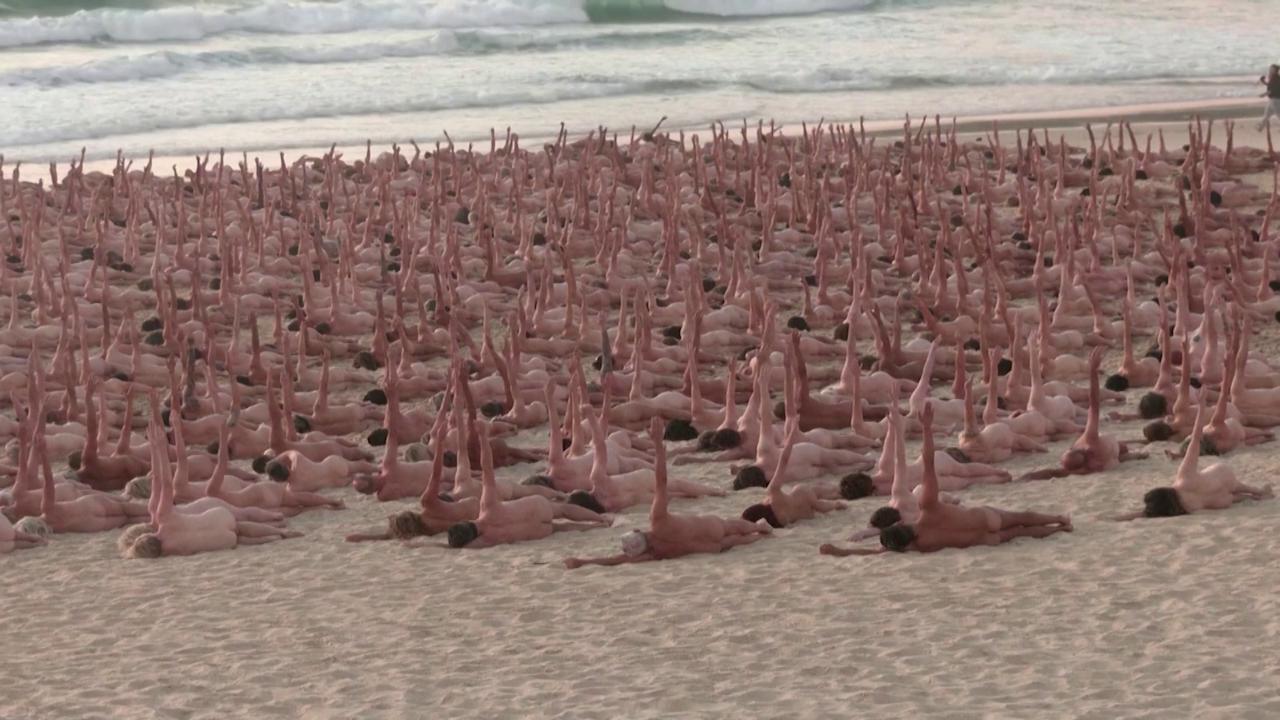 Bondi Beach, transformată în plajă pentru nudişti