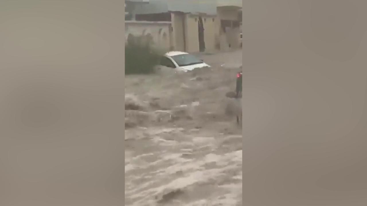 Inundaţii devastatoare în Arabia Saudită, după ploi-record