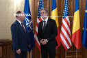 Imaginea articolului SUA va anunţa de la Bucureşti un ajutor financiar "substanţial" pentru Ucraina / Miniştrii de Externe din statele membre NATO se reunesc în România