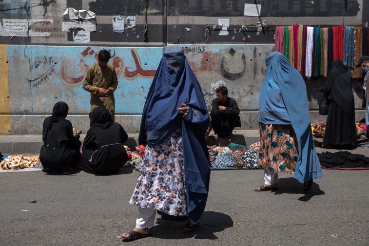 Imaginea articolului Blinken face apel la talibani să anuleze interdicţia privind accesul femeilor în universităţi