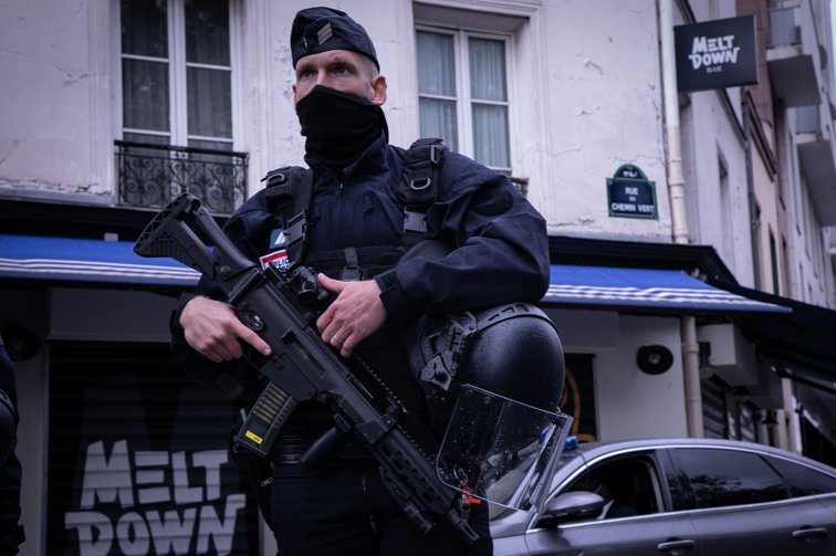 Imaginea articolului Teroare la Paris. Doi morţi şi patru răniţi într-un atac armat