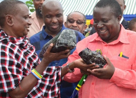 Imaginea articolului Două noi minerale au fost descoperite într-un meteorit de 15 tone prăbuşit în Africa