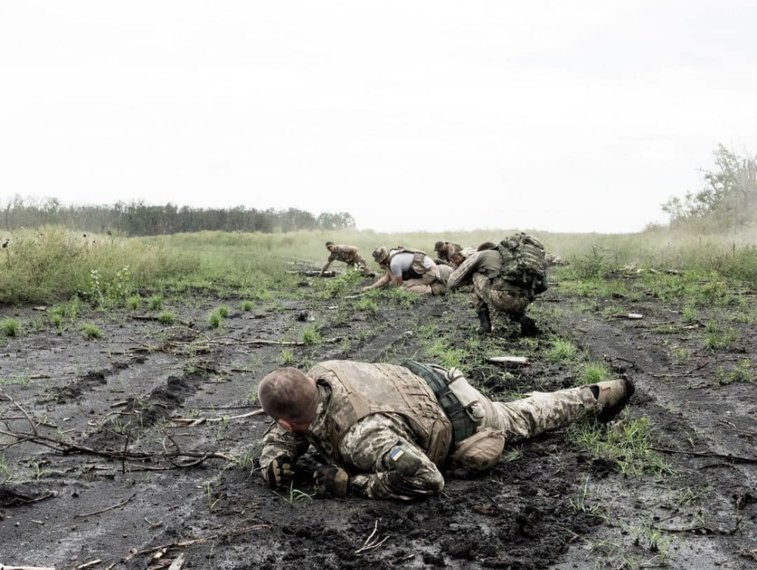 Imaginea articolului Statul Major General: Armata ucraineană îi loveşte în forţă pe invadatorii ruşi