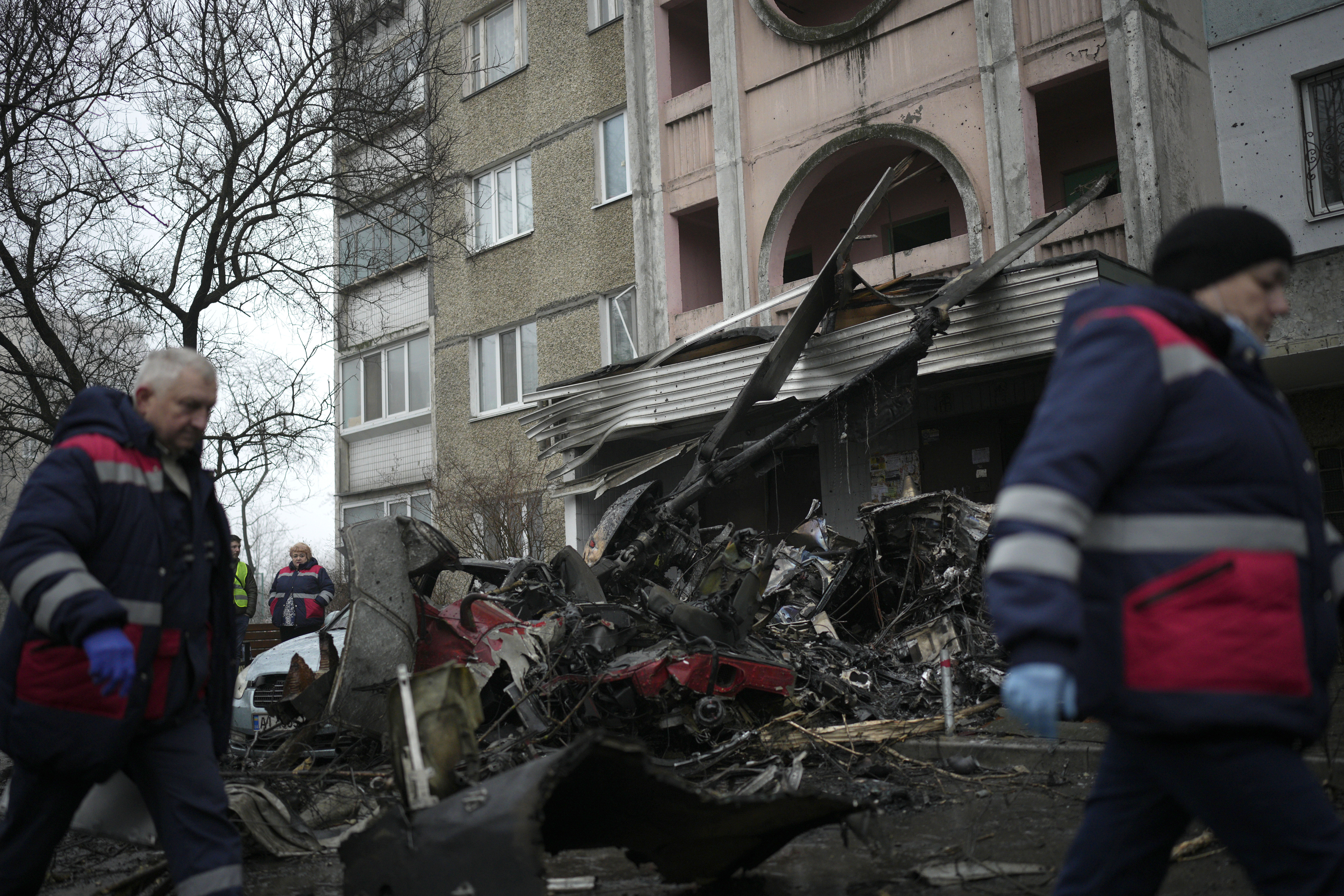tribe garden Erasure Războiul din Ucraina, ziua 329. Ministrul ucrainean de Interne a decedat  după ce un elicopter s-a prăbuşit lângă o grădiniţă din regiunea Kiev. Sunt  18 persoane decedate, printre care şi copii