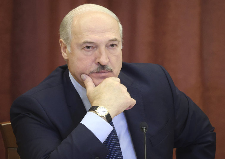 Imaginea articolului Lukaşenko intenţionează să formeze o forţă militară voluntară. Civilii sunt chemaţi la arme - Reuters