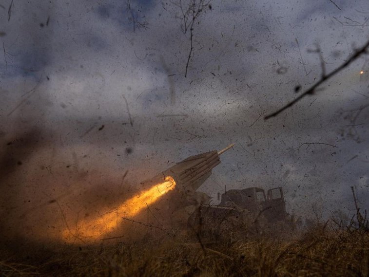 Imaginea articolului Armata ucraineană continuă apărarea: peste 100 de atacuri ale ruşilor, respinse în ultimele 24 de ore