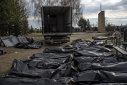 Imaginea articolului Procurorul general ucrainean: Soldaţii ruşi au comis 9.000 de crime de război în Bucha. Kostin: „Acestea nu sunt o coincidenţă, ci fac parte din strategia planificată a Rusiei, care vizează distrugerea Ucrainei ca stat şi a ucrainenilor ca naţiune”