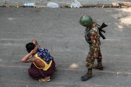 Imaginea articolului Surse: armata din Myanmar a ucis cel puţin 30 de oameni într-un atac asupra unui grup de opoziţie