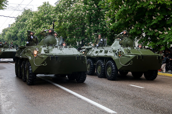 Image of the article May 1 and 9 parades canceled in Crimea.  Security reasons are cited 