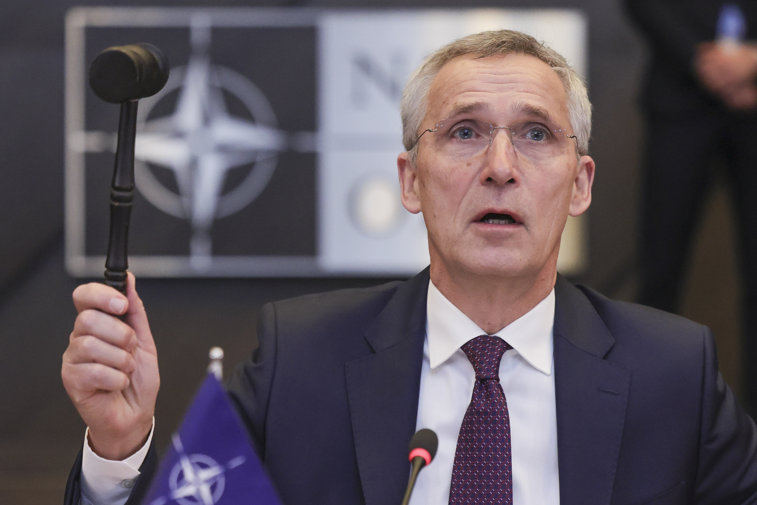 Imaginea articolului Stoltenberg: „Trebuie să ne redobândim eforturile" pentru a menţine cetăţenii NATO în siguranţă în faţa ameninţărilor în creştere