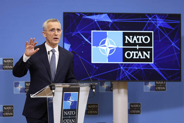 Imaginea articolului Jens Stoltenberg:NATO urmăreşte activităţile nucleare ale Rusiei, nu e necesară modificarea apărării