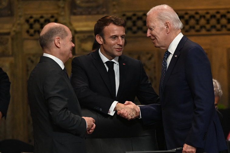 Imaginea articolului Joe Biden a vorbit cu Emmanuel Macron, Olaf Scholz şi Rishi Sunak despre criza din Rusia