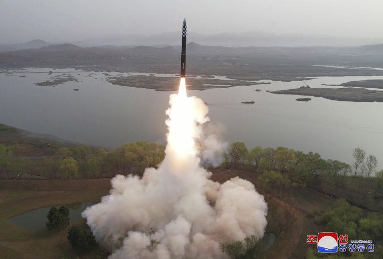 Imaginea articolului Coreea de Nord a efectuat noi teste balistice, pe fondul tensiunilor cu SUA
